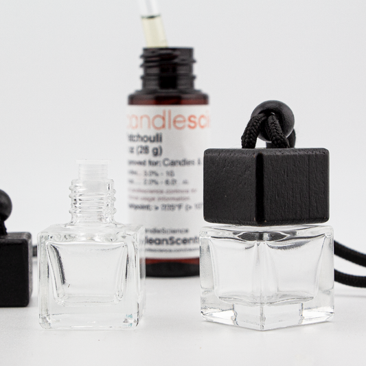 Difusor Aromático / Aromatizante para Auto / Carro – Frasco Colgante Recargable de Vidrio y Madera Tapa Cuadrada - 8ml