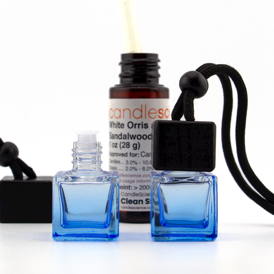 Difusor Aromático / Aromatizante para Auto / Carro – Frasco Colgante Recargable de Vidrio y Madera Tapa Cuadrada - Azul 8ml