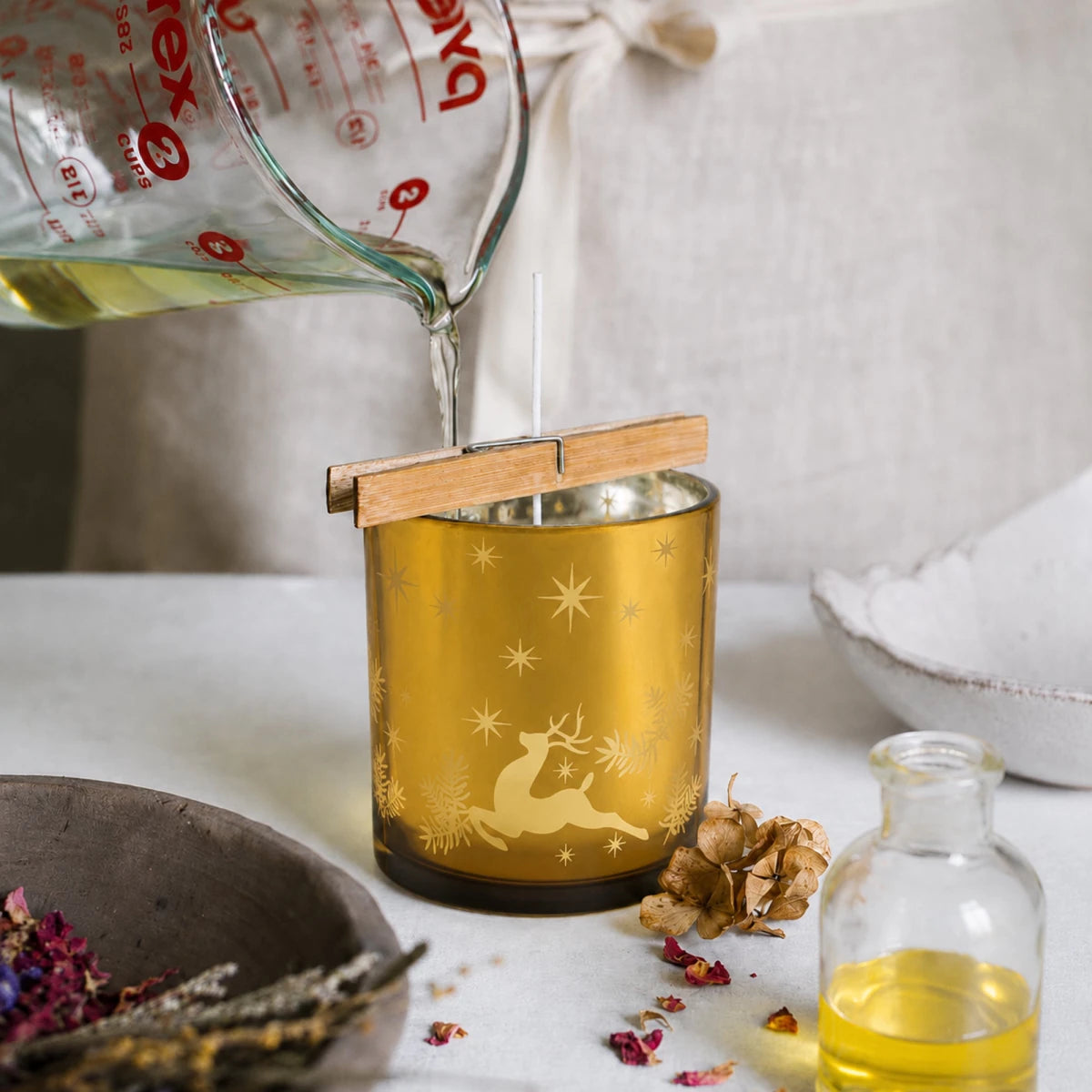 300ml - Mónaco Vaso de vidrio para velas - Frasco Dorado con Silueta de Estrellas Renos Navideñas - Candle Craft