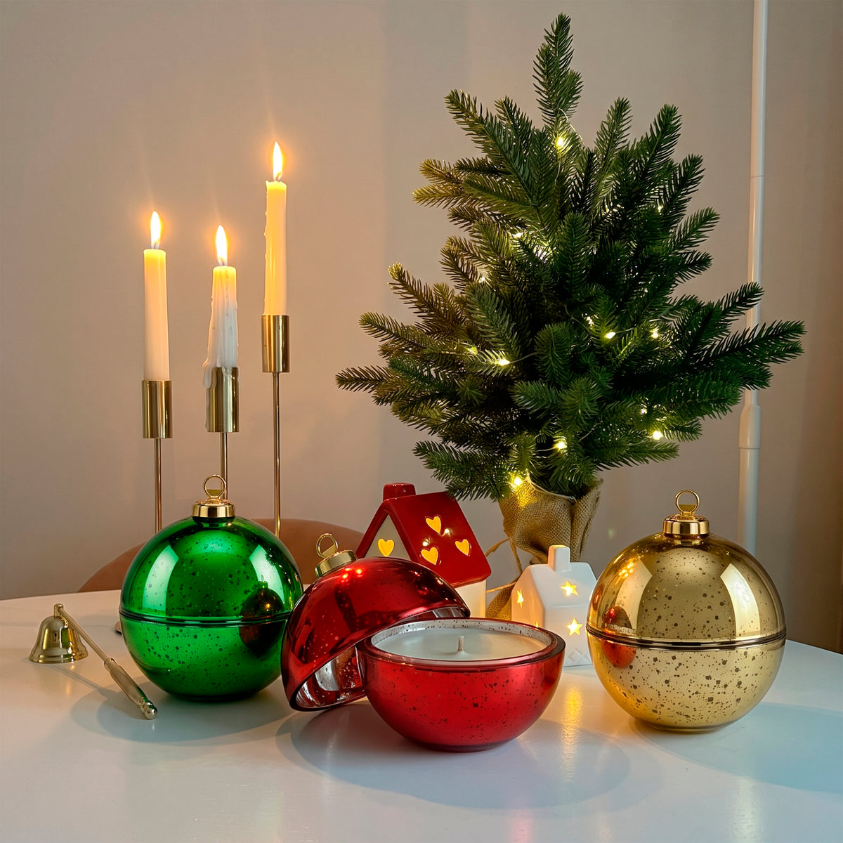 Esfera de Navidad de Vidrio para Velas Navideñas 260ml - Frasco Dorado Metálico con Salpicaduras
