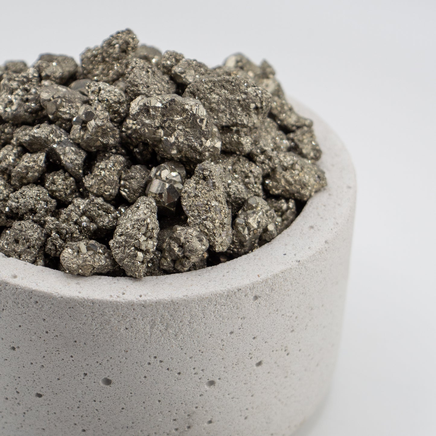 Pirita Natural – Piedra Plateada de Protección y Abundancia para Velas y Decoración