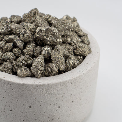 Pirita Natural – Piedra Plateada de Protección y Abundancia para Velas y Decoración