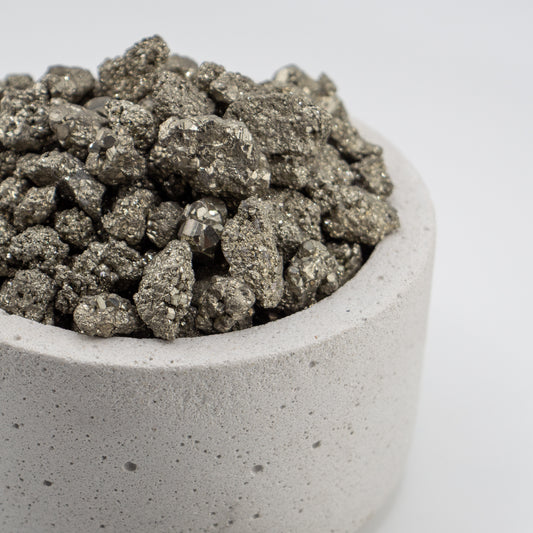 Pirita Natural – Piedra Plateada de Protección y Abundancia para Velas y Decoración