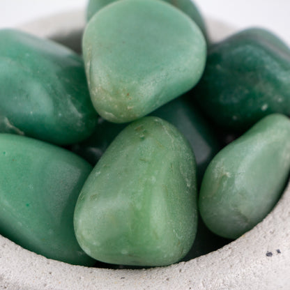 Venturina Verde Pulida – Piedra de Abundancia y Armonía para Velas y Decoración