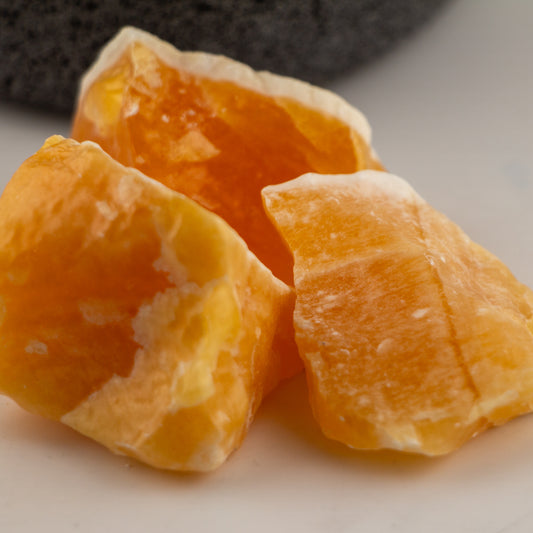 Calcita Naranja en Bruto – Piedra de la Creatividad y la Vitalidad para Velas y Decoración