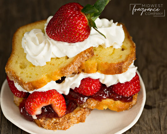 Fragancia Midwest Fragrance Company - Strawberry Pound Cake - Pastel de Fresa - Inspirada en Bath & Body Works (BBW)® / White Barn ®
