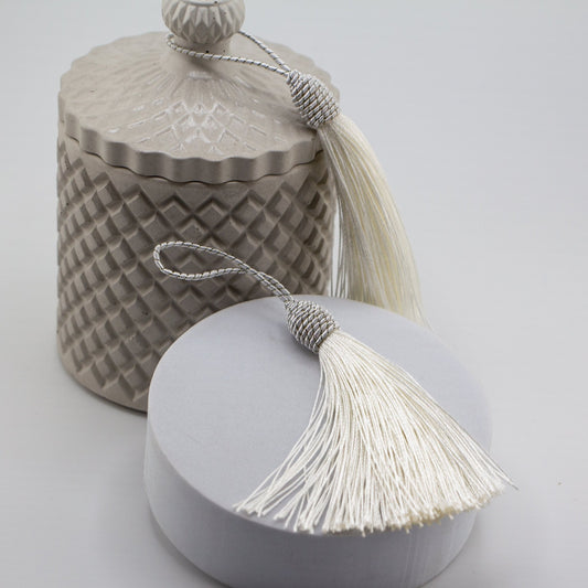 Borlas Grandes Decorativas Blancas para Velas – Tassels de Seda | Accesorios Elegantes para Tapas y Envases de Velas Artesanales - Candle Craft