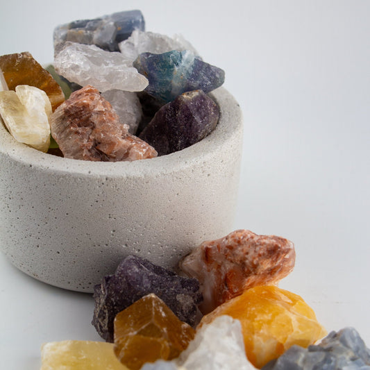 Cuarzos Surtidos en Bruto – Piedras Preciosas Moradas, Azules, Amarillas, Blancas, Rojas Naturales para Decoración de Velas y Armonía - Candle Craft