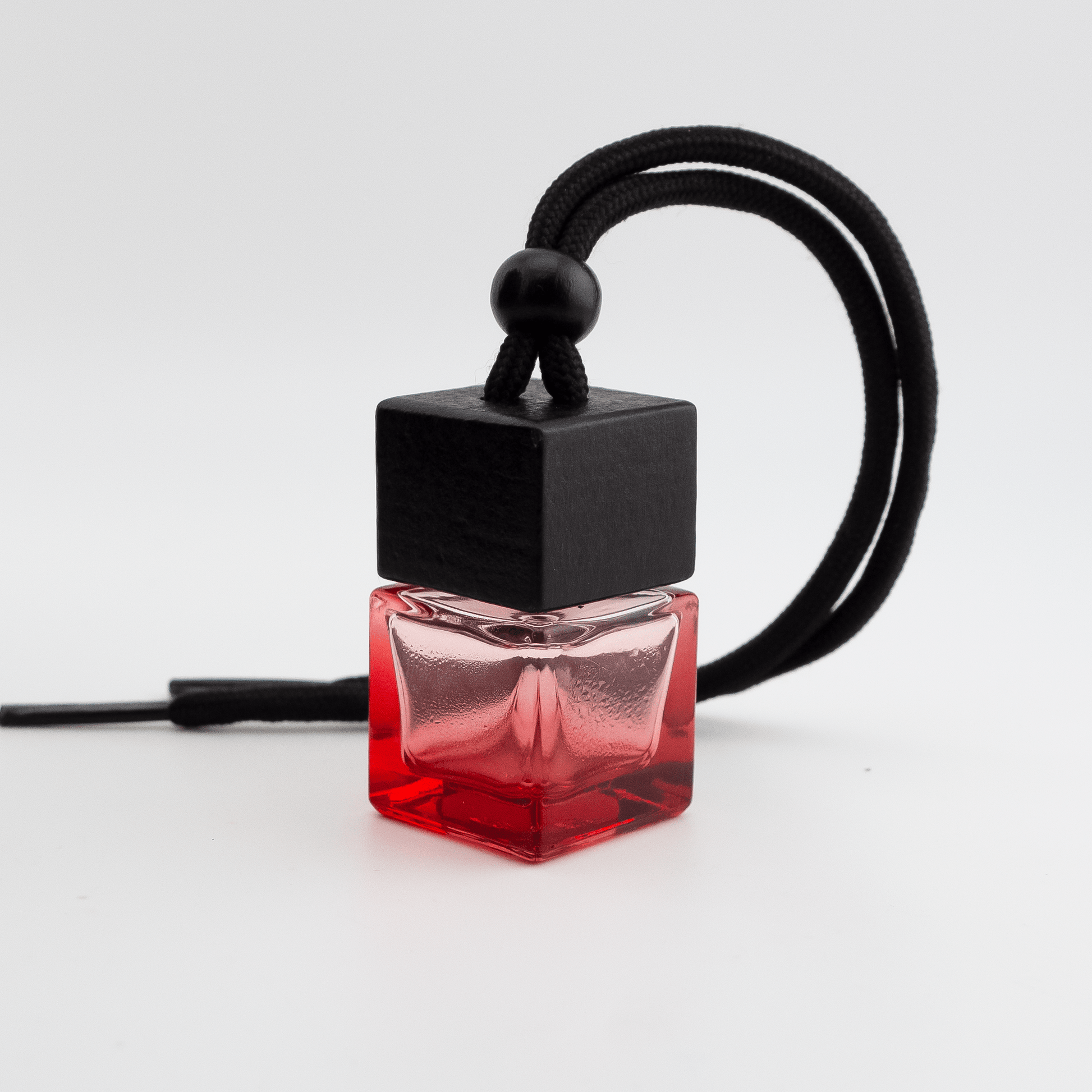 Difusor Aromático / Aromatizante para Auto / Carro – Frasco Colgante Recargable de Vidrio Rojo y Madera Tapa Cuadrada - Rojo 8ml - Candle Craft