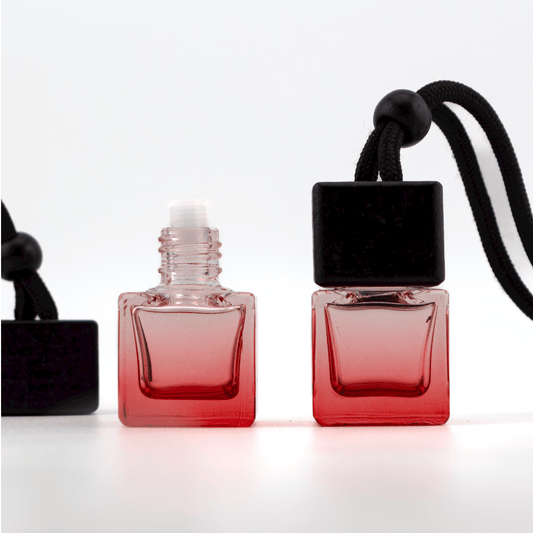 Difusor Aromático / Aromatizante para Auto / Carro – Frasco Colgante Recargable de Vidrio Rojo y Madera Tapa Cuadrada - Rojo 8ml - Candle Craft