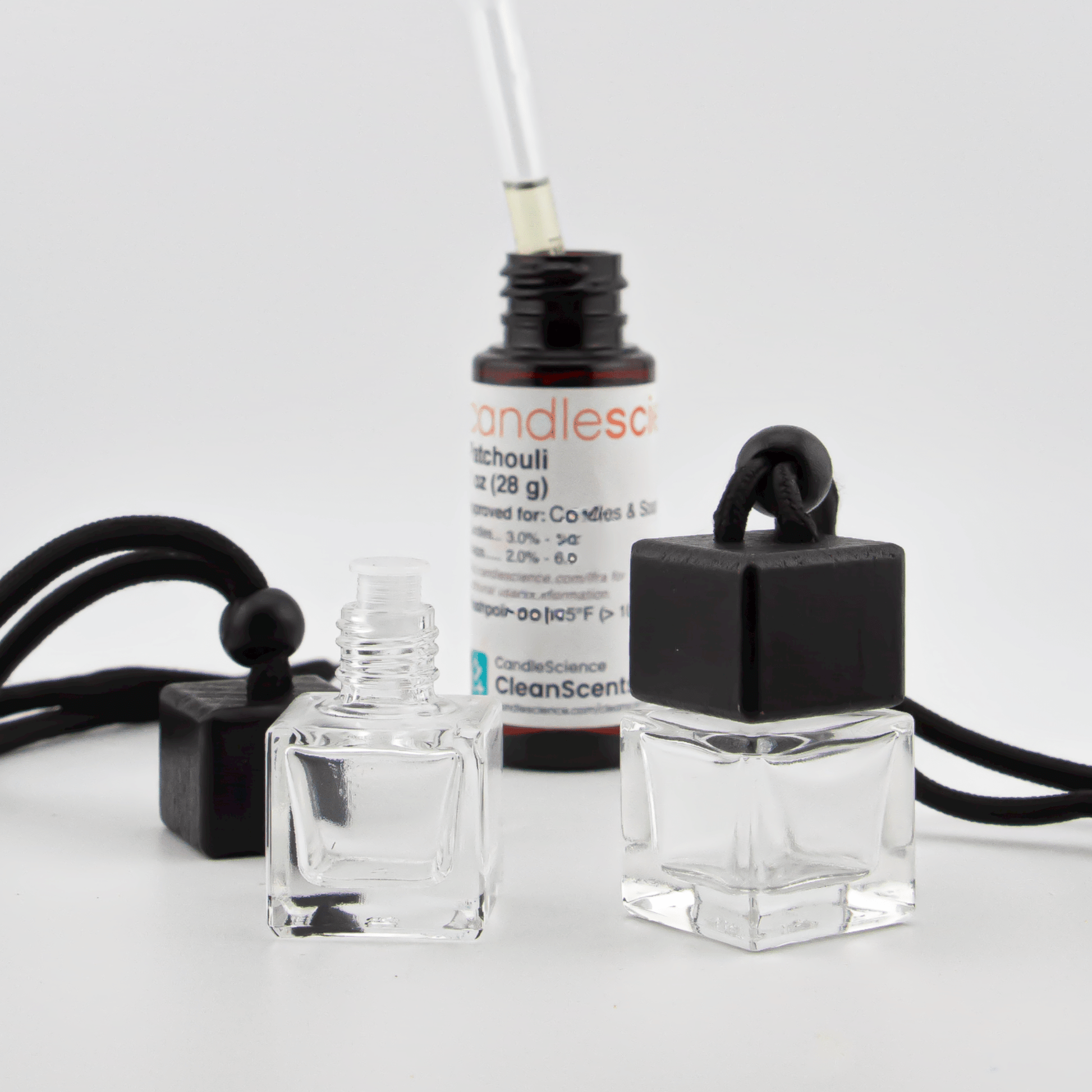 Difusor Aromático / Aromatizante para Auto / Carro – Frasco Colgante Recargable de Vidrio y Madera Tapa Cuadrada - 8ml - Candle Craft