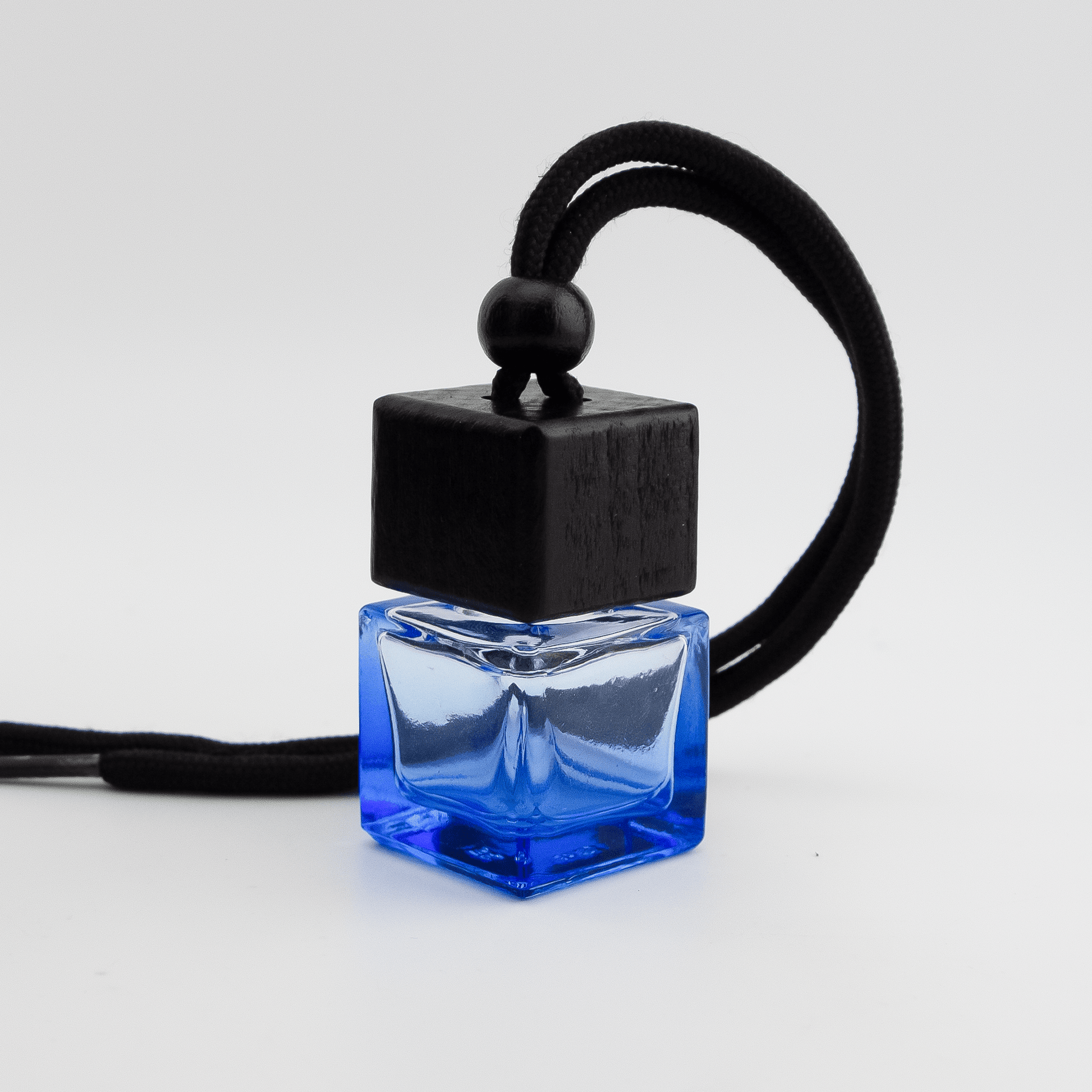 Difusor Aromático / Aromatizante para Auto / Carro – Frasco Colgante Recargable de Vidrio y Madera Tapa Cuadrada - Azul 8ml - Candle Craft