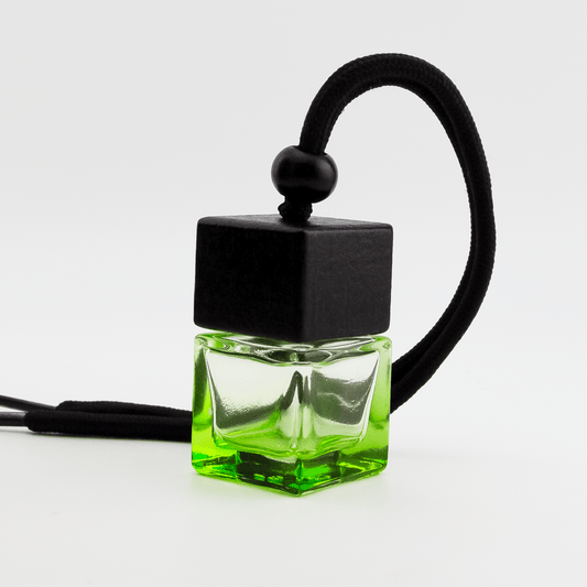 Difusor Aromático / Aromatizante para Auto / Carro – Frasco Colgante Recargable de Vidrio y Madera Tapa Cuadrada - Verde 8ml - Candle Craft