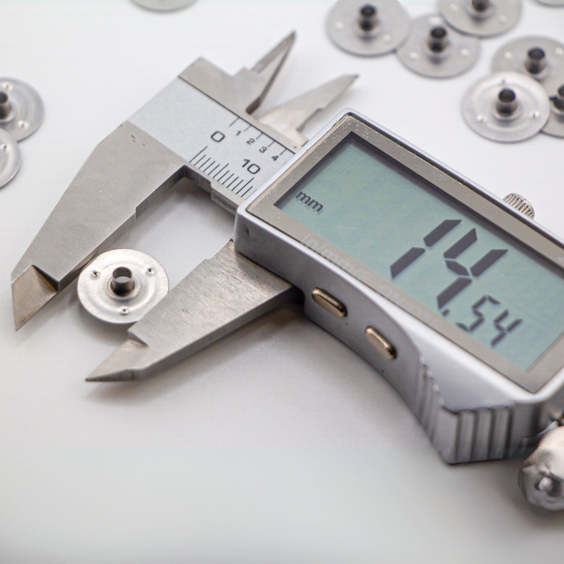 Fichas Metálicas para Pabilo – Portamechas para Velas Artesanales | Soporte de Mecha para Vela - Candle Craft