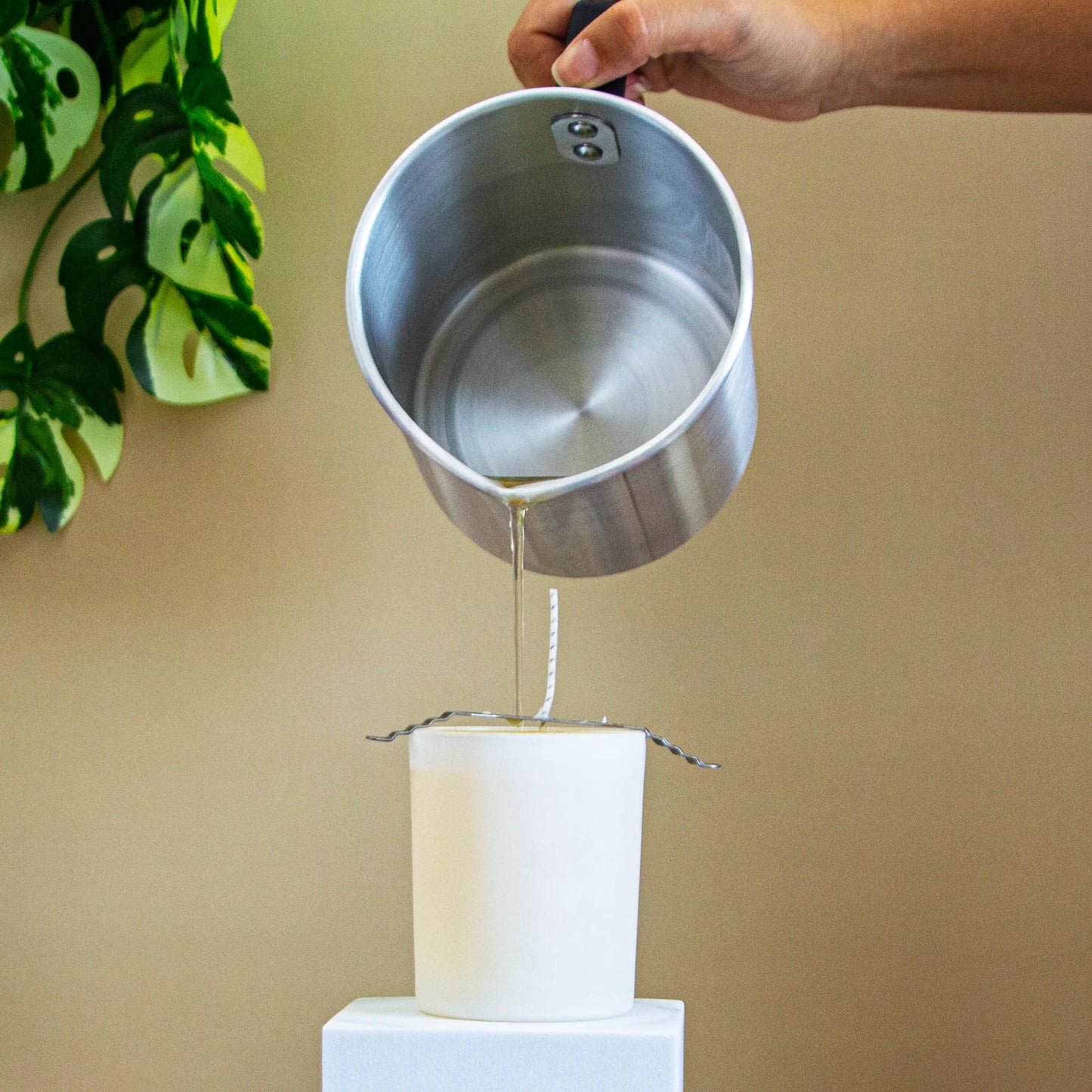 Jarra de Aluminio para Derretir Cera y almohadillo térmica - 1.2 Litros