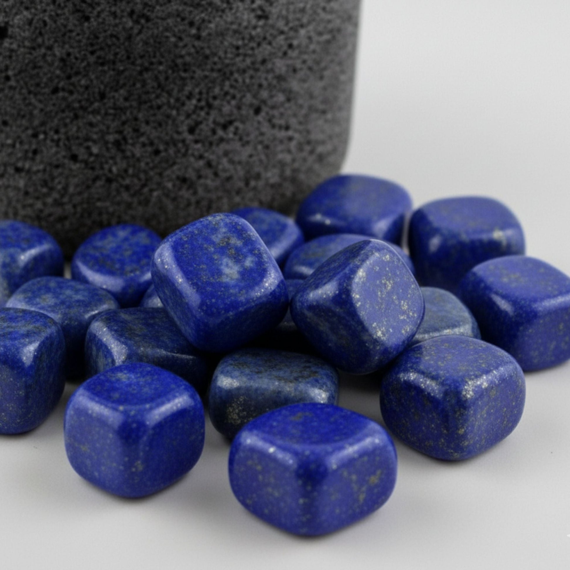 Lapislázuli Pulido – Piedra Preciosa Azul Profundo de Sabiduría, Protección y Energía Espiritual para Velas y Decoración - Candle Craft