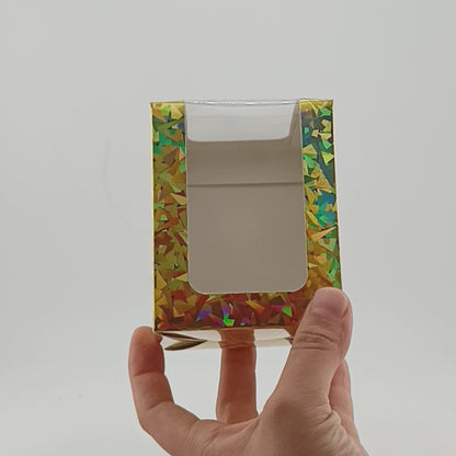 Caja Decorativa Cuadrada para Velas – Dorada - Patrón de Triángulos Brillantes con Ventana Transparente | Chica 8x10 cm